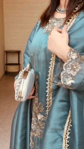 Salwar Kameez de Manga Larga con Diseño en Relieve GMY para Mujer, Secado Rápido, Corte Regular, Estilo Moderno, para Bodas, Fiestas y Ocasiones Casuales - Product Image 2