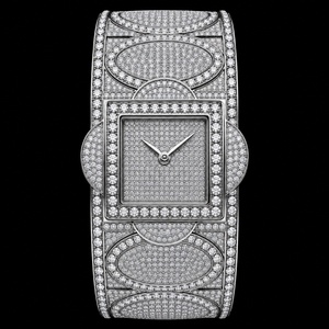 Montre élégante pour femme avec cadran carré argenté et serti de cristaux, bracelet pavé de cristaux et motif géométrique orné de diamants - Product Image 1