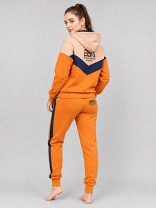 Conjunto Deportivo Personalizado para Mujer, Ropa Deportiva con Construcción de Calidad, Ajuste Cómodo y Apariencia Elegante para Equipos de Fitness - Product Image 6