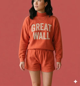 Ensemble élégant et confortable pour femme, col montant, short, en molleton de coton respirant, tenue décontractée et élégante, coupe ample, avec logo personnalisé - Product Image 1