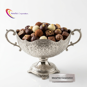 Bol à chocolat décoratif en argent plaqué, artisanal et luxueux, avec piédestal antique et poignées, idéal pour les fruits, les bonbons, ou comme cadeau de mariage. - Product Image 4