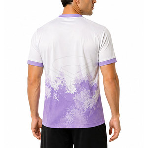 Maillot de football athlétique en tissu performant, coupe flexible, adapté aux matchs de compétition et aux entraînements. - Product Image 4