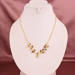 สร้อยคอหินรูไทล์สีดำธรรมชาติ ดีไซน์เรียบหรูมีสไตล์ |   ทองเหลืองชุบทอง - Product Image 1