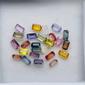 Saphir naturel multicolore, taille émeraude, 8,47 carats, qualité AAA, avec lueur et belle variété de couleurs, parfait pour la création de bijoux. - Product Image 1