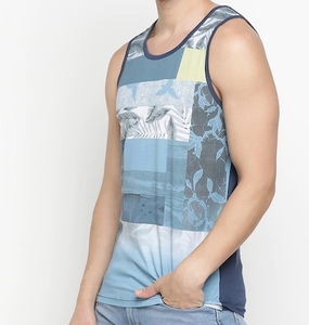 Camiseta sin mangas con estampado de patchwork para hombre, cuello redondo, informal, transpirable, ligera, de poliéster, para deporte. - Product Image 1