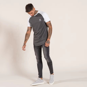เสื้อยืดแขนราแกลนผู้ชายฮอว์คอายสีเทาขาวคอโอคอตตอนลำลองทรงปกติ - Product Image 5