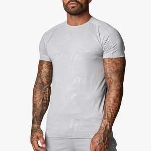 T-shirt en maille respirant pour homme, à manches courtes, col rond, couleur unie, teint en pièce, coupe classique, longueur normale, séchage rapide - Product Image 3