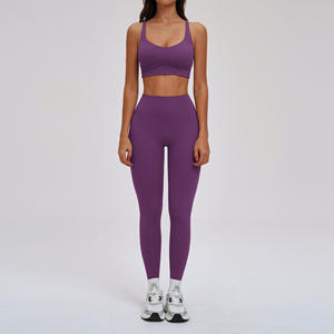 กางเกงโยคะเอวสูงกระชับสัดส่วนยกสะโพกพร้อมชุดเสื้อชั้นในกีฬาแบบกันกระแทก ชุดออกกำลังกายวิ่งเรียบง่ายสำหรับผู้หญิง 2 ชิ้น - Product Image 1