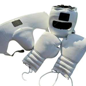 Ensemble d'équipement de boxe professionnel - 3 pièces : gants, protège-tête, protège-glandes en cuir pour l'entraînement de boxe, MMA et arts martiaux - Product Image 2