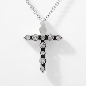 Collier pendentif croix en or blanc 14 carats de qualité supérieure avec diamant de laboratoire de 1,29 ct VVS EF taille ronde serti à griffes, idéal pour un usage quotidien de luxe - Product Image 1
