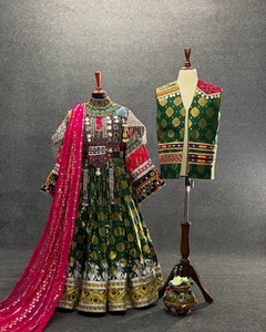 Lehenga Choli indien traditionnel avec dupatta brodé pour mariage, robe ethnique ample en soie pour femme, longueur au sol. - Product Image 3