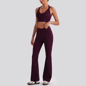 Ensemble de 4 pièces avec logo personnalisé pour femmes : hauts ajustés, soutien-gorge de sport, ensemble de vêtements de sport, pantalon évasé taille haute, ensemble de yoga, vêtements de fitness pour la gym - Product Image 1