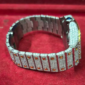 Reloj de Pulsera VQuartz con Pantalla Digital, Cristal de Zafiro, Diamante de Laboratorio Moissanite, Resistente al Agua 10m, Disponible para Envío Inmediato en el Reino Unido - Product Image 1