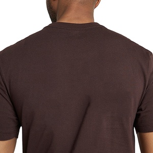 เสื้อยืดคอกลมแขนสั้นทรงปกติสำหรับผู้ชาย LEDBURY OEM ขายดี ผลิตจากผ้าโพลีเอสเตอร์/คอตตอน ระบายอากาศได้ดี แห้งเร็ว - Product Image 3