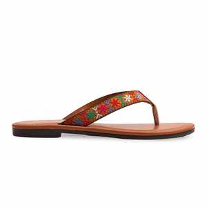 Sandalias de tacón casual mostaza CL1914 Chappal - Product Image 4