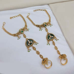 Traditional Ethnic Royal Women's Hand <b>Harness</b> Gold-Plated Pota Stone Pearl Bridal Wedding Haath Phool Hand Fashion Body Chain - Product Image 4