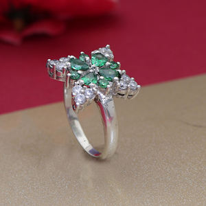 Anillo de Plata de Ley 925 con Racimo de Flores de Esmeralda Estilo Rajastaní, Joyería Elegante para Mujeres y Niñas, Ideal para Bodas y Fiestas - Product Image 4