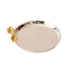 Ensemble de thali de prière en argent plaqué de haute qualité avec embellissements floraux dorés, idéal pour les cérémonies indiennes et religieuses, en promotion - Product Image 1