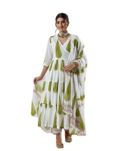 Vêtements kurtis indiens pakistanais en viscose de soie georgette imprimés pour femmes motifs élégants d'Inde pour - Product Image 1