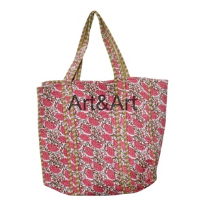 Grand sac fourre-tout vintage fait main pour femmes, design patchwork matelassé, imprimé en blocs, poche ouverte, été, plage, marché, shopping, voyage - Product Image 1