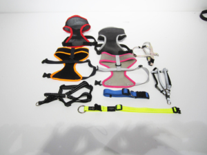 สายจูงสัตว์เลี้ยงลายสัตว์แบบเรียบง่าย พร้อมหัวเข็มขัดปรับได้ กันน้ำ สะท้อนแสง มีกระดิ่งเล็ก - Product Image 4