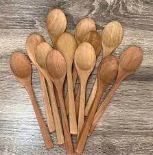 Cuillère à mélanger en bois massif faite à la main - Product Image 2