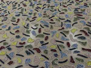 Tissu en dentelle africaine de luxe de haute qualité, perlé à la main, pour vêtements de mariée ou tenues traditionnelles, disponible en gros - Product Image 4