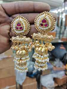 Pendientes Jhumka Kashmiri Chandbali de Diseño Étnico, Color Verde Dorado, Chapados en Oro de 24K, con Perlas, para Mujeres y Niñas - Product Image 3