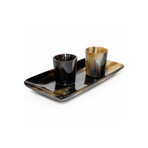 Verres à shot et mugs en corne de Viking Replicartz avec plateau, design animalier artisanal, origine Uttarakhand, Europe - Product Image 1