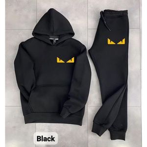 Ensemble de pantalon et sweat à capuche ample en coton et élasthanne de haute qualité pour homme, tenue décontractée d'hiver avec broderies, fabriqué au Bangladesh - Product Image 2