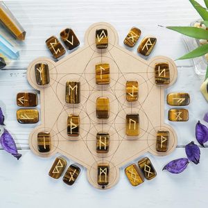 Ensemble de 25 Pierres Runices Naturelles Œil de Tigre Gravées et Polies, Thème Religieux, Collection de Divination Reiki, Vente en Gros - Product Image 6