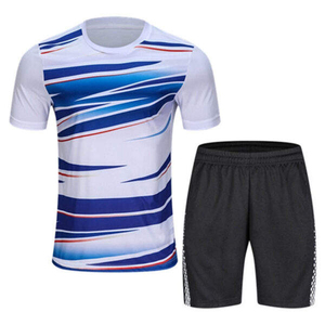 Ensemble de tenue de tennis pour homme, polo et short de performance, vêtements de sport athlétiques pour l'entraînement, les matchs, la compétition, la remise en forme - Product Image 1