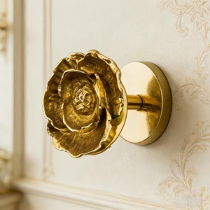 Patère murale décorative contemporaine en forme de renne, idéale pour la décoration de maison de vacances, le style saisonnier et l'accentuation intérieure - Product Image 6