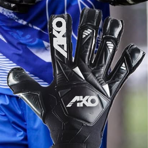 ถุงมือผู้รักษาประตูฟุตบอลเยาวชนคุณภาพสูงแบบกำหนดเอง ทำจากยางลาเท็กซ์ ป้องกันน้ำ ระบายอากาศได้ดี กันลื่น แบบผูกเชือก พร้อม Ako - Product Image 1