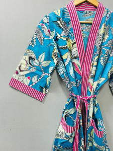 Veste Kimono sans manches unisexe de luxe faite à la main en coton indien Kantha brodé floral, respirante, pour l'hiver et l'été, décontractée - Product Image 4