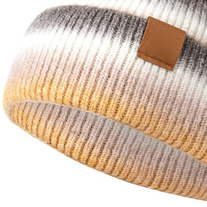 Gorros Unisex de Punto Cálidos y Modernos en Color Sólido para Invierno con Logotipo Personalizado para Hombre y Mujer - Product Image 4