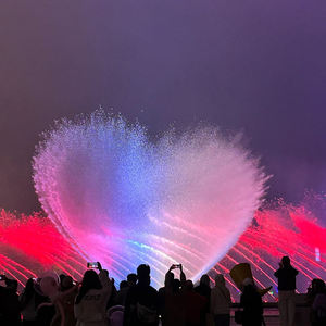 Fuente Musical con Espectáculo de Luces de Colores, Resistente al Agua, Fuente Personalizada para Parques, Fuente de Piso de Alta Eficiencia - Product Image 3