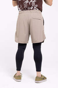 Shorts de sport Aura pour homme, légers, respirants et à séchage rapide, pour la gym, le fitness et l'entraînement - Product Image 3