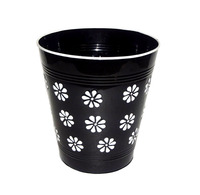 Poubelle en métal d'inspiration vintage pour le rangement des déchets décoratifs et fonctionnels en intérieur