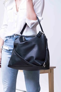 Multi-Pocket Waterproof Genuine Leather Hobo <b>Bag</b> with Chain Strap Lightweight Relaxed Fit Luxury Fashion Design Zipper Closure - Product Image 5