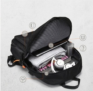 Mochila Profesional para Portátil con Puerto de Carga USB - Bolsa de Viaje Antirrobo Resistente al Agua para Hombres y Mujeres - Product Image 3