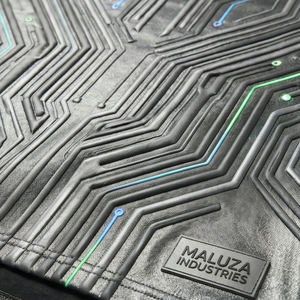 T-shirt de luxe décontracté surdimensionné pour homme, style urbain métallisé, mode streetwear, Europe USA MALUZA INDUSTRIES - Product Image 5