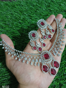 Conjunto de joyería nupcial de diamante americano clásico, collar y pendientes de dos piezas para boda, estilo clásico de moda - Product Image 4