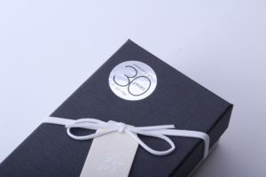 Custom Metallic Silver <b>Vinyl</b> Waterproof Heat Resistant Kiss Cut Stickers for Honey Jars Bottles White Label Party Gifts - Product Image 3