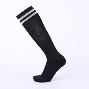 Chaussettes de football montantes noires respirantes en Spandex/Polyester tricoté, séchage rapide, écologiques, pour adultes, MOQ - Product Image 1
