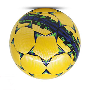 Ballon de football de haute qualité, logo personnalisé, taille 5, en cuir PU, pour entraînement et matchs en intérieur et en extérieur, fabriqué au Pakistan - Product Image 5