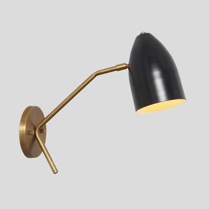 Applique murale moderne en laiton avec abat-jour conique noir, design géométrique mi-siècle, luminaire d'intérieur pour la décoration du salon - Product Image 4