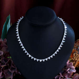 Nuevo Collar de Moda Brillante con Forma de Triángulo Blanco Cúbico para Novia, Collar de Tenis para Mujer, Joyería Elegante para Uso Diario y Fiestas - Product Image 4