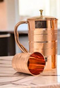 Ensemble de carafes en cuivre pour une présentation de table luxueuse, service d'eau, ensemble en métal avec verres, durable, réutilisable, pour cuisine, salle à manger, boissons - Product Image 4