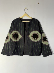 เสื้อแจ็คเก็ต Evil Eye Suzani – เสื้อโค้ทผ้า TNT ทำมือ – เสื้อแจ็คเก็ตปักลายโบโฮแบบเปิดด้านหน้าลายตา - Product Image 1